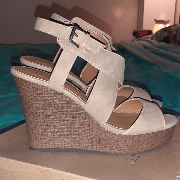 Wedges - Picture 2 of 3